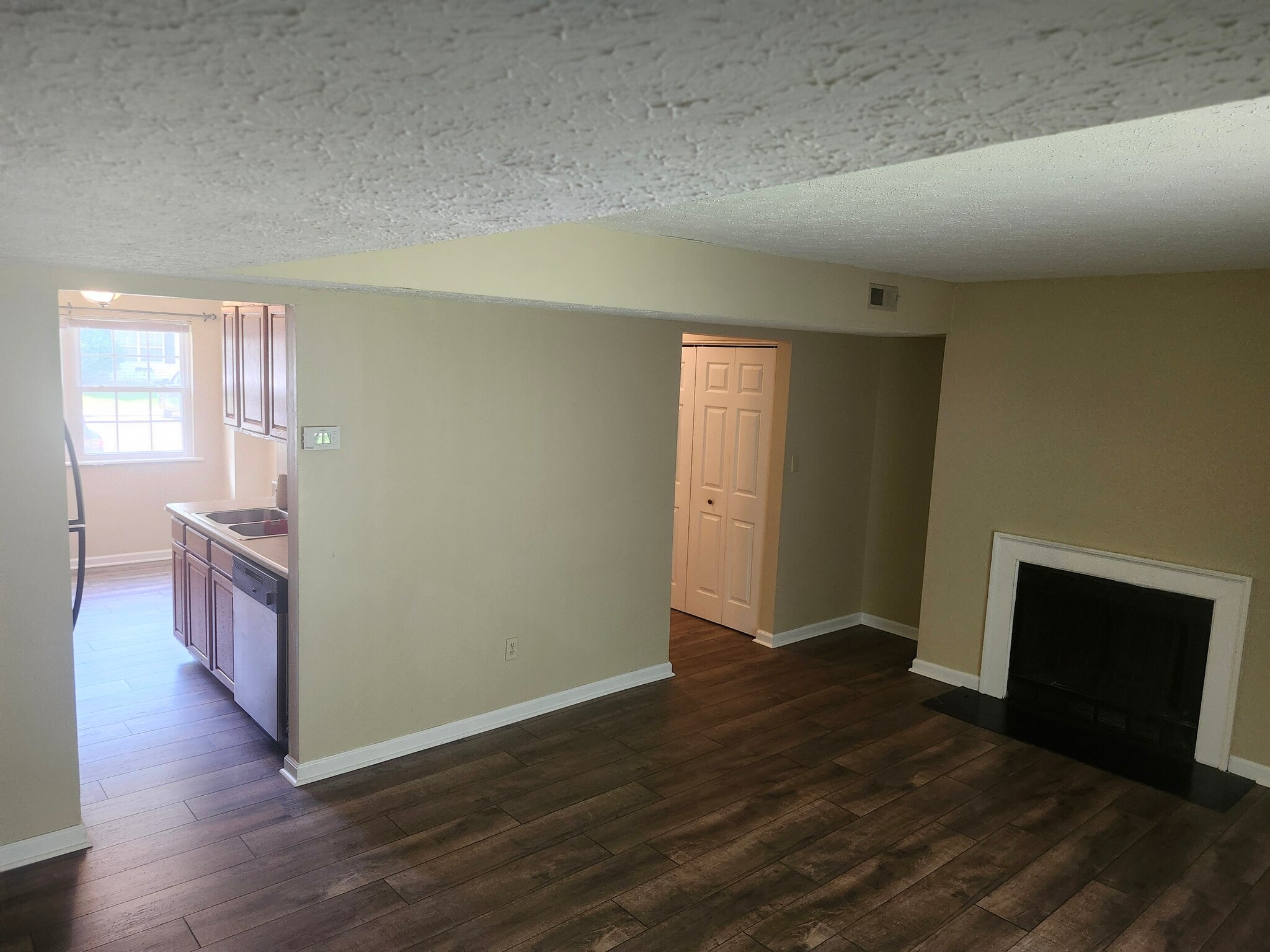 Large Living Room - 12 Oneonta Dr