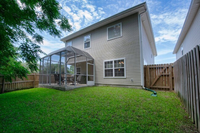 Building Photo - 119 Farrah Ave