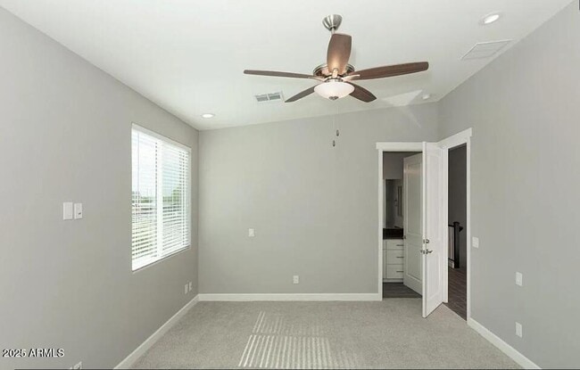 Building Photo - 1028 E Curry Rd