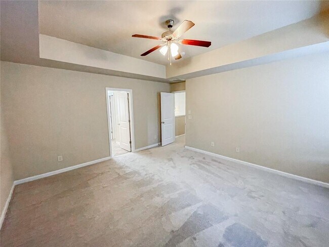 Building Photo - 328 Privet Cir