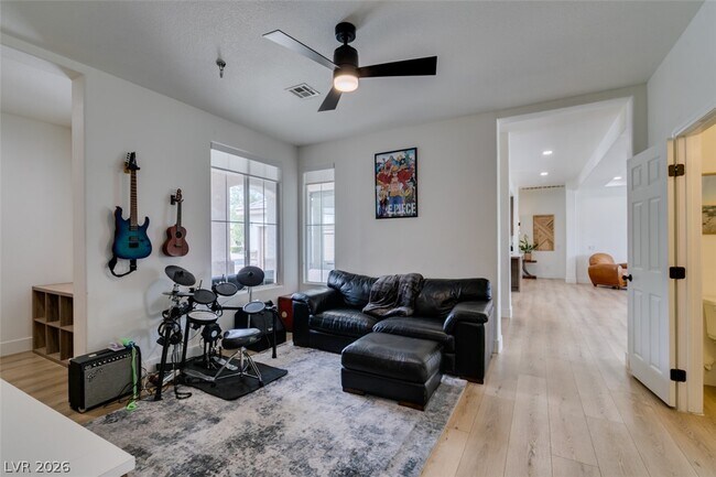Building Photo - 7210 Shallowford Ave