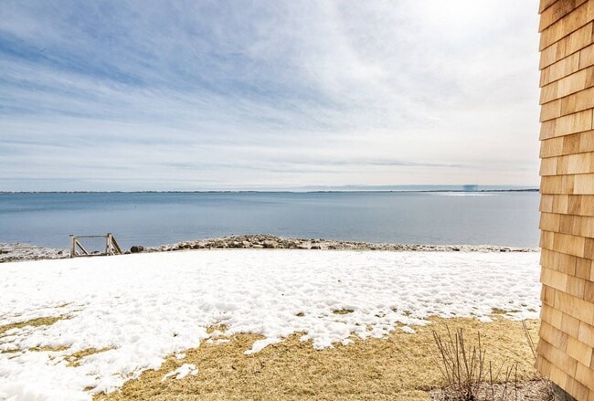 Building Photo - 6 Bay Rd