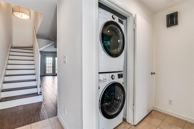 Building Photo - 438 Yacht Club Dr