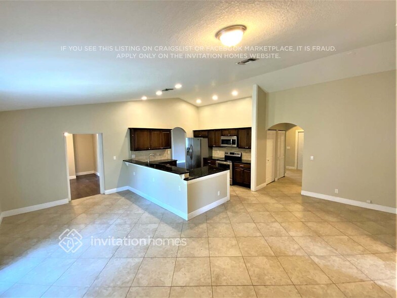 Building Photo - 178 Royal Pine Cir S