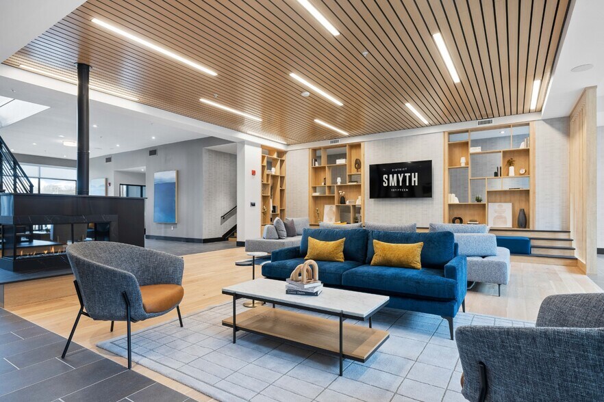 Building Photo - The District at 15Fifteen