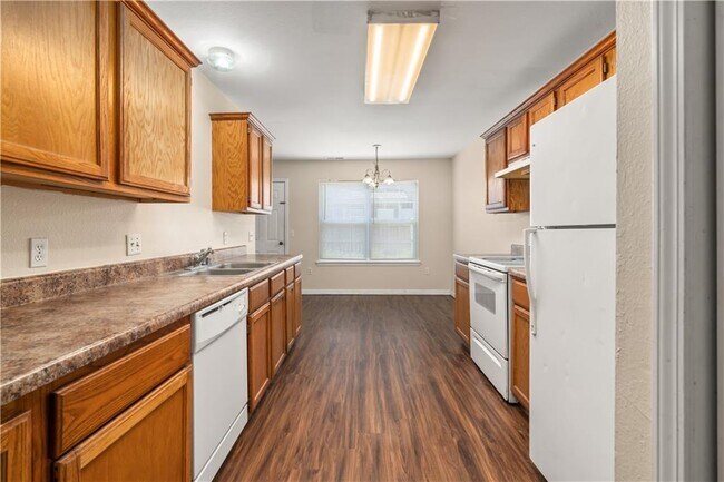 Building Photo - 2910 Dawn Ct