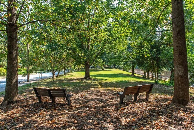 Building Photo - 408 Sycamore Dr