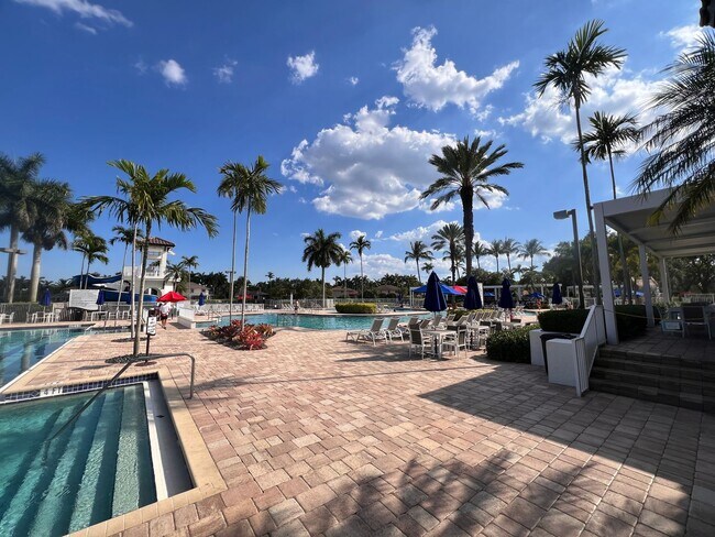 Building Photo - Fantastic, Weston Waterfront 3/2 PLUS Office in Gated Savanna