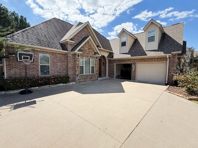 Building Photo - Home for Rent in Hot Springs!