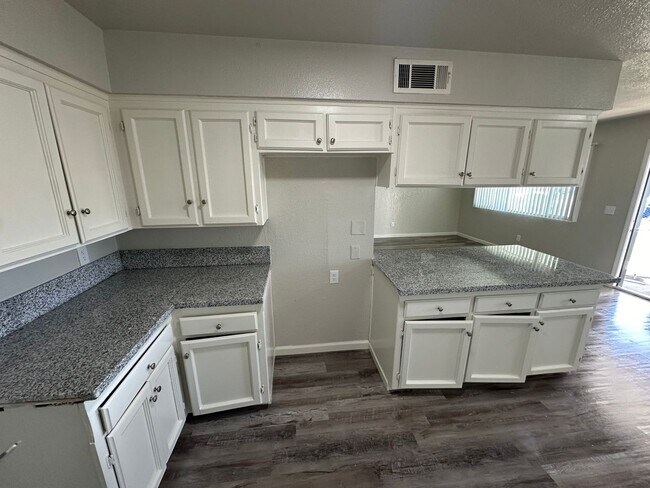 Building Photo - Coming Soon!! Apply Now!! BRAND NEW HVAC
