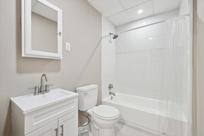 Building Photo - 2110 Orthodox St