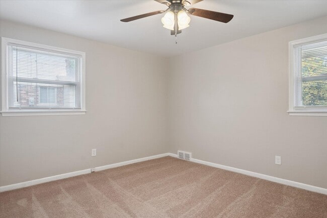 Building Photo - 29484 Spring Hill Dr