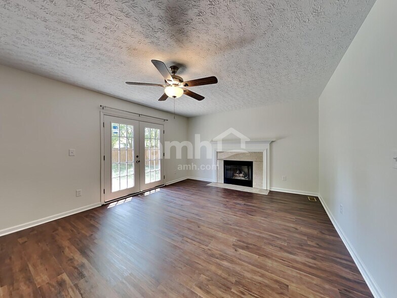 Building Photo - 730 Rothrock Dr