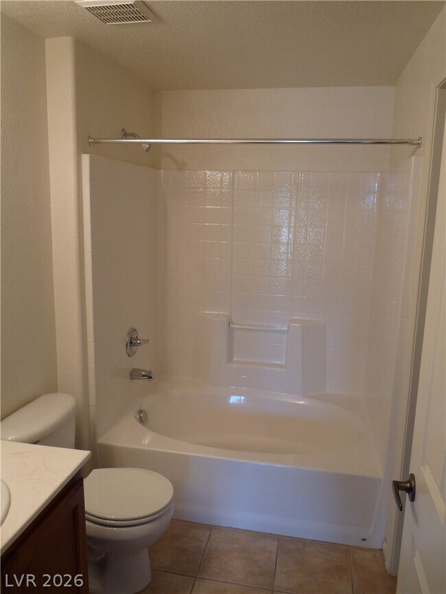 Building Photo - 5855 Valley Dr