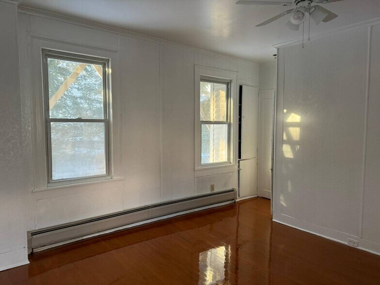 Building Photo - 26 Pleasant St