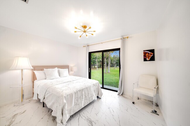 Building Photo - 583 Rambling Dr Cir