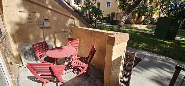 Building Photo - UTC - LA JOLLA - The Venetian - Nice STUDI...