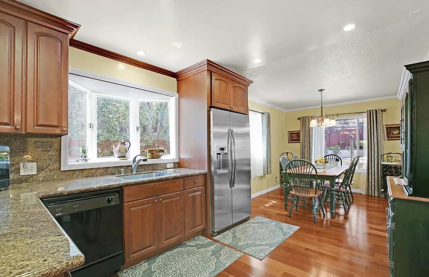 Building Photo - 405 Cunningham Way