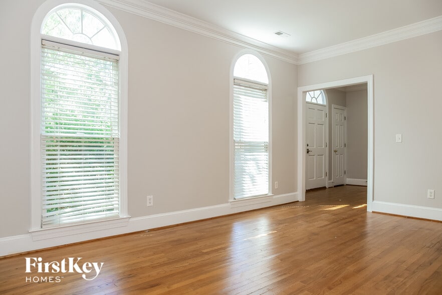 Building Photo - 2818 Saintfield Pl