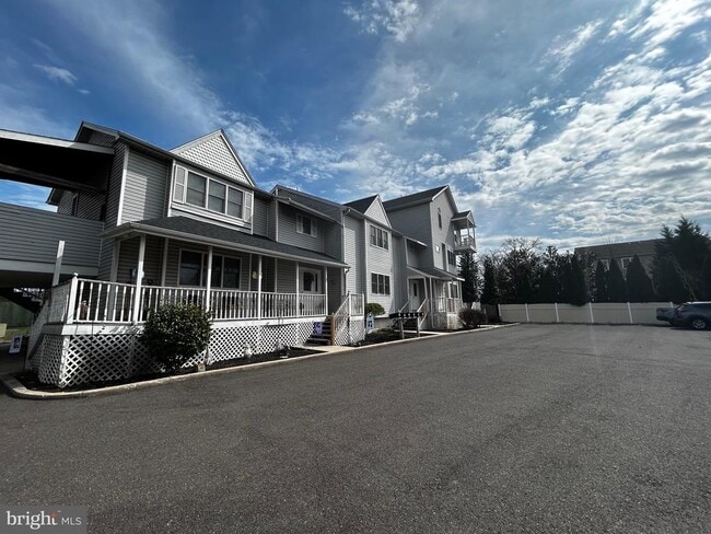 Building Photo - 480 E Main St