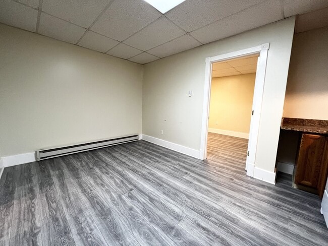 Building Photo - 696 Main St