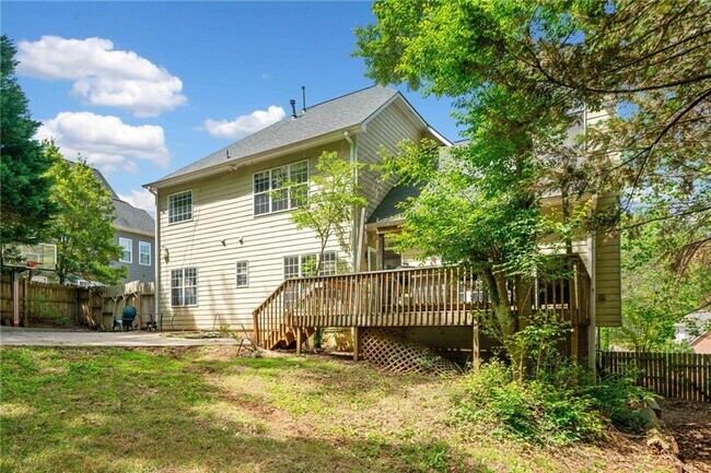 Building Photo - 3338 Hackmatack Dr NW