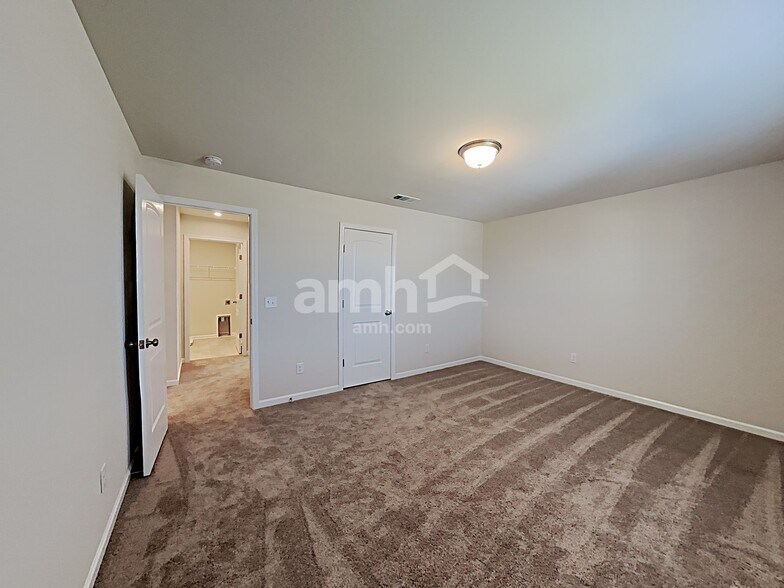 Building Photo - 4317 Fieldcrest Dr