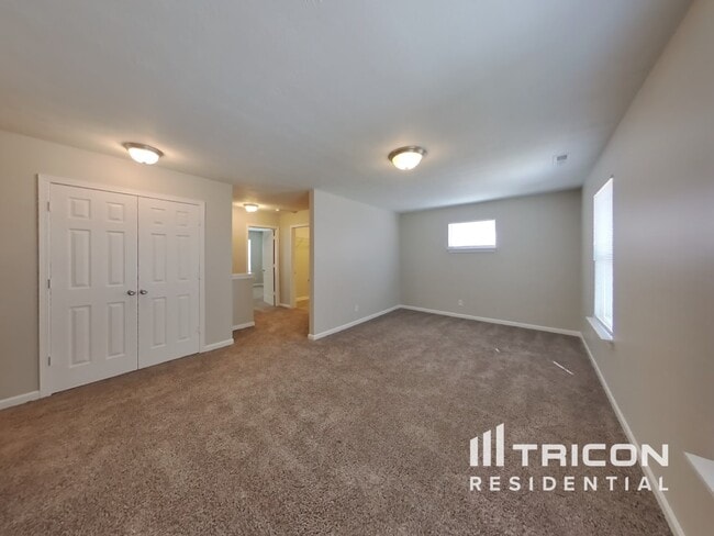 Building Photo - 718 Jefferson Park Dr