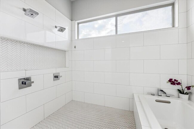 Building Photo - 8612 Buffalo Trail