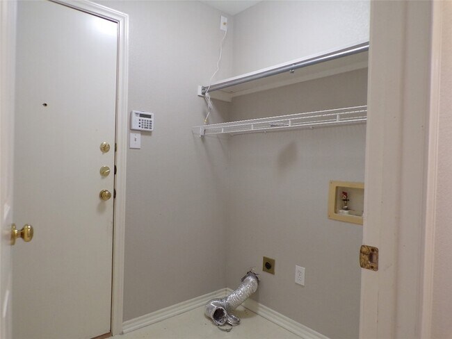 Building Photo - 4804 Holly Berry Dr