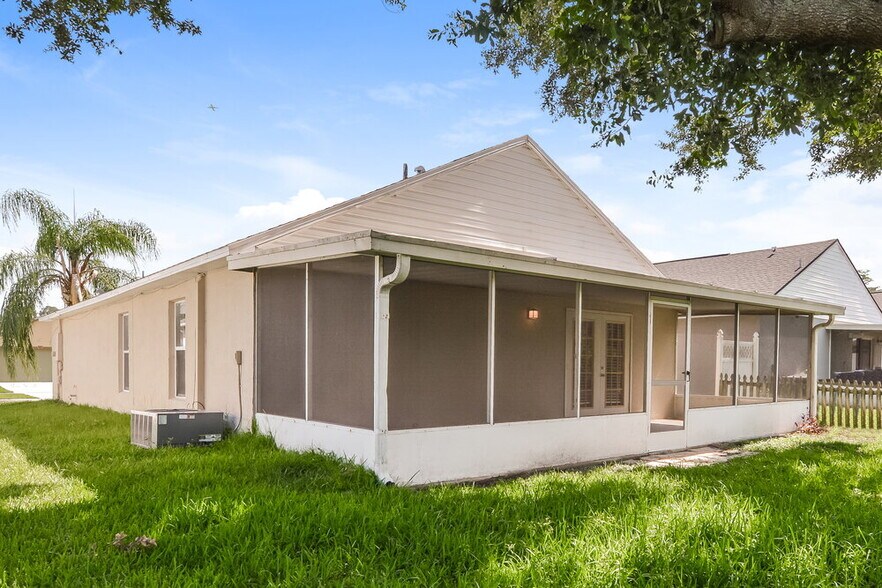 Building Photo - 7741 Fort Sumter Dr
