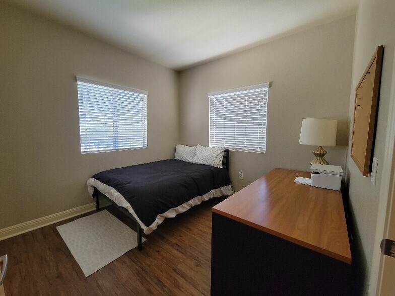 Building Photo - 5250 S Rainbow Blvd