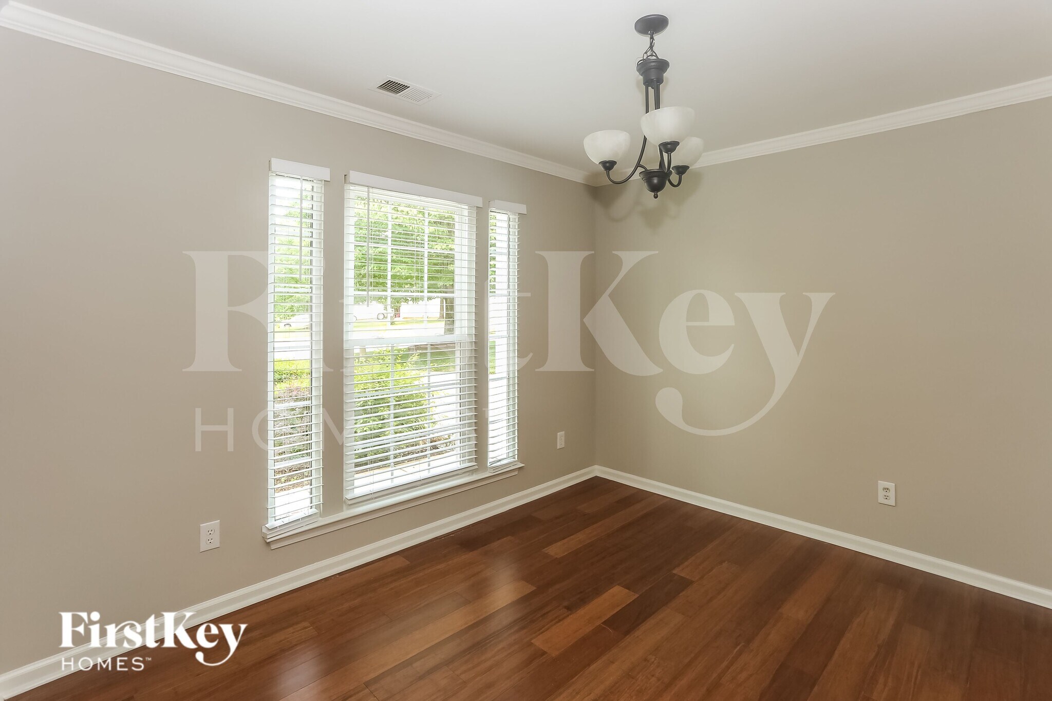 Building Photo - 5841 Branthurst Dr