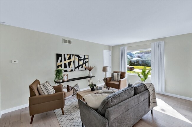 Building Photo - 10506 Sandra Lynn Dr