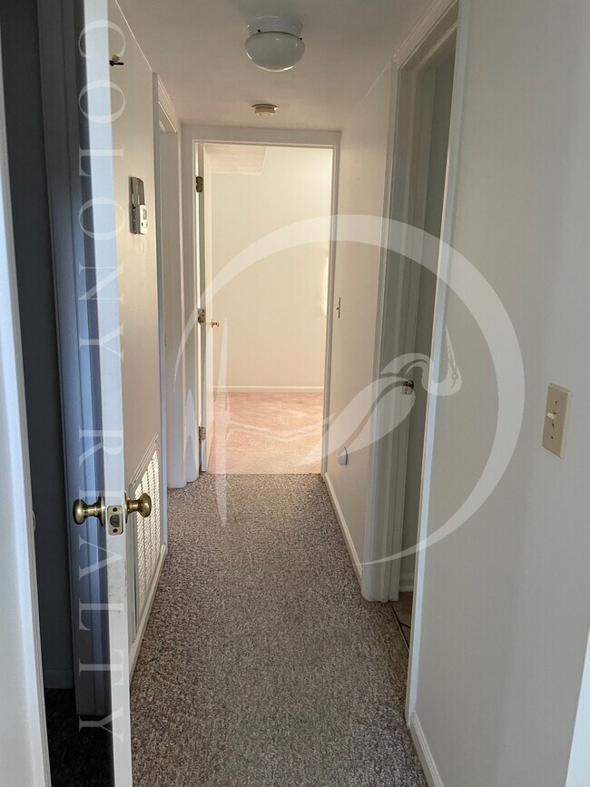 Building Photo - 5220 Pine Hill Ln