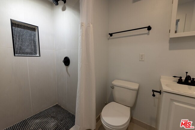 Building Photo - 1420 Alvarado Terrace