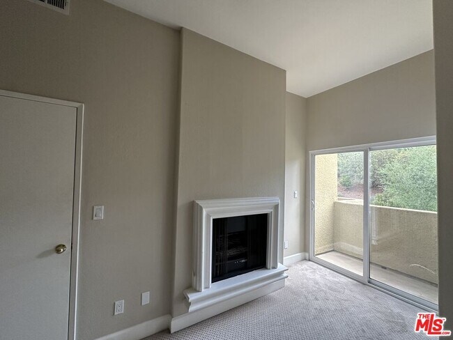 Building Photo - 6140 Monterey Rd