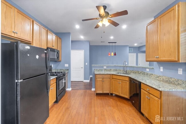 Building Photo - 41 Azalea Dr