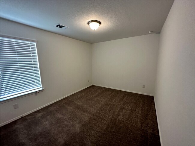 Building Photo - 16572 Moss Ln