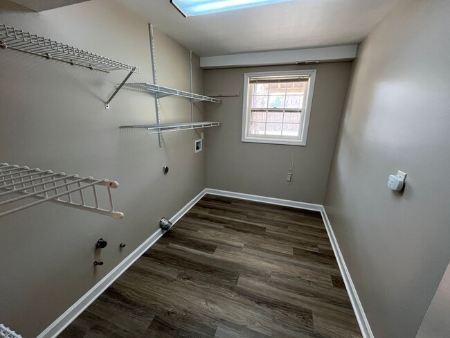 Building Photo - Incredible Location in N Davidson Co with ...