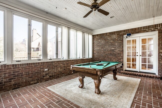 Building Photo - 9628 Summerlakes Dr