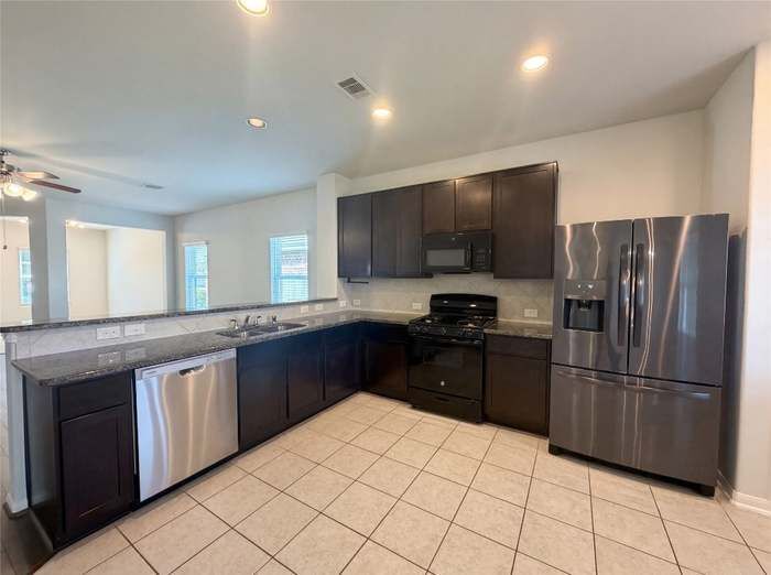 Building Photo - 1038 Cash St