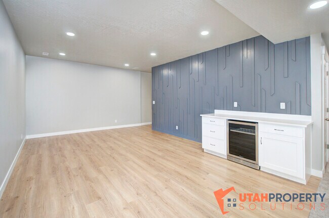 Building Photo - 11586 S Bingham Rim Rd