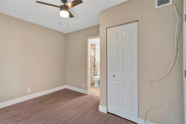 Building Photo - 3051 S Palm Aire Dr