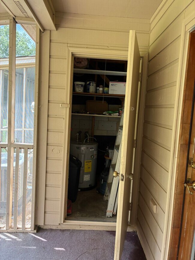 Building Photo - 40 Boardwalk Ln