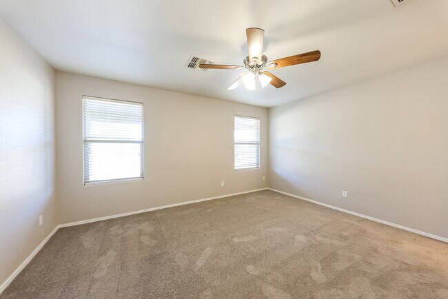 Building Photo - 17746 W Red Bird Rd