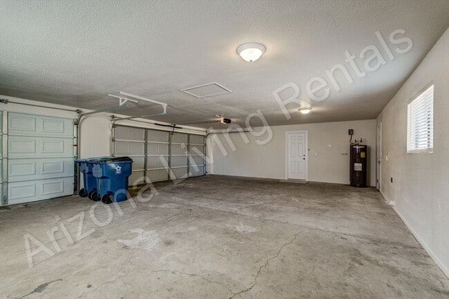 Building Photo - RENOVATED CUL-DE-SAC HOME