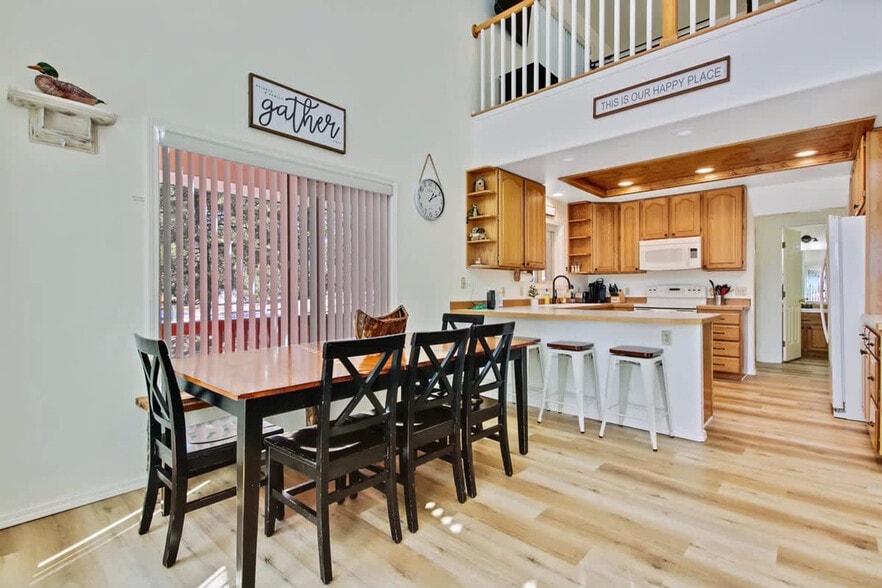 Building Photo - 1496 Pine Ridge Dr