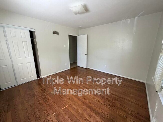 Building Photo - 6917 Berkridge Ct