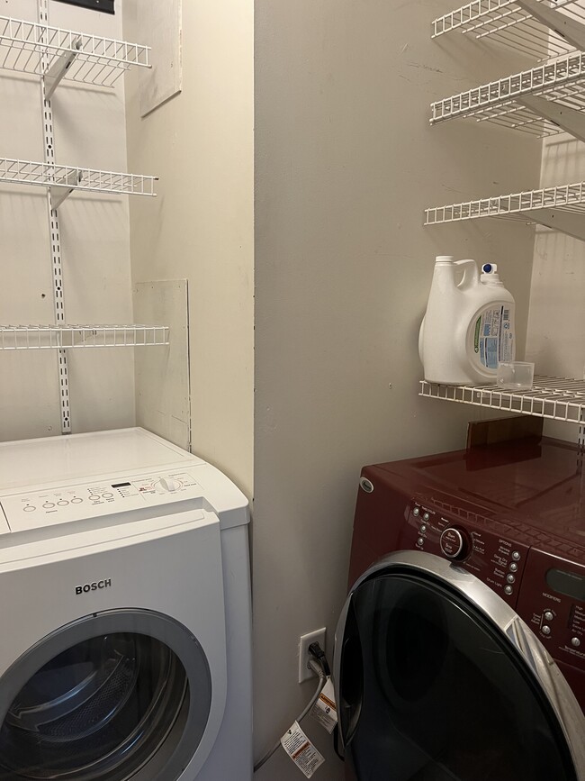 Building Photo - 1035 IN-25